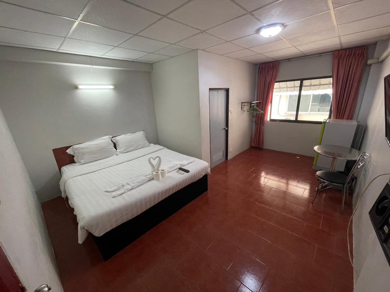 פאטאיה Malee Guesthouse And Restaurant מראה חיצוני תמונה