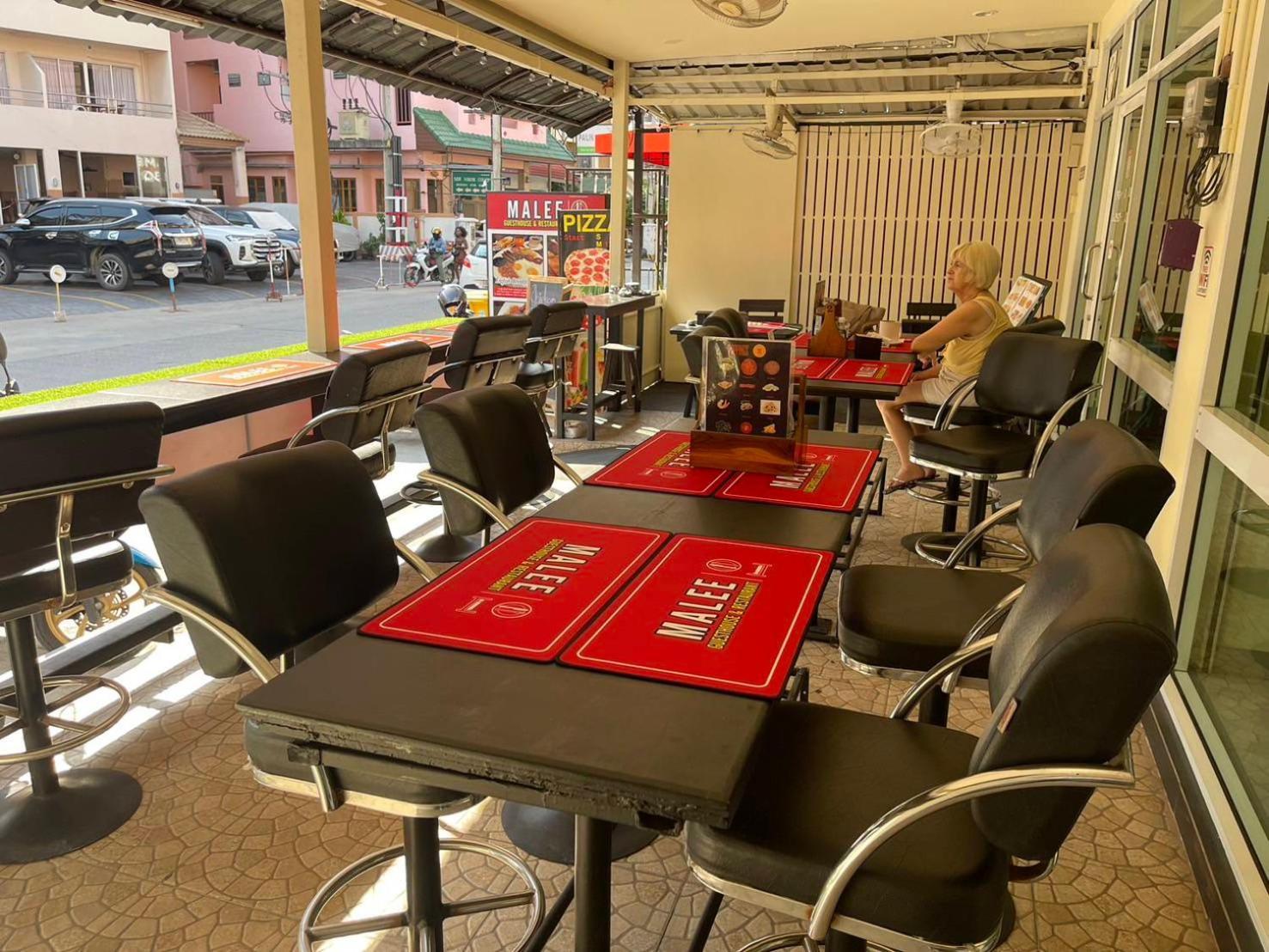פאטאיה Malee Guesthouse And Restaurant מראה חיצוני תמונה