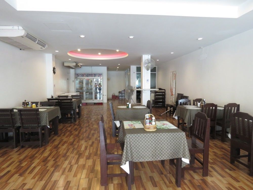 פאטאיה Malee Guesthouse And Restaurant מראה חיצוני תמונה